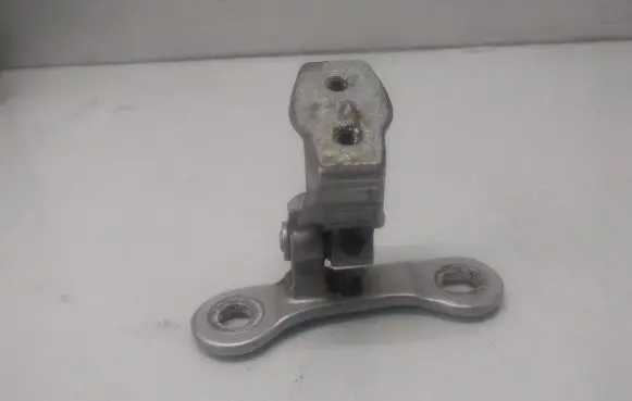 Opel Vectra C Rear door upper hinge 2A03
