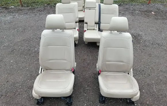Seat set