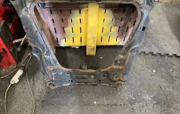 Nissan Leaf II (ZE1) Front subframe