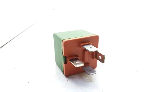 Peugeot 607 Hazard warning light relay 