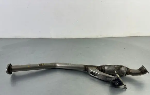 Volkswagen Touareg III EGR valve line/pipe/hose 4M0253343
