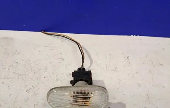 Saab 9-5 Front fender indicator light 4113213