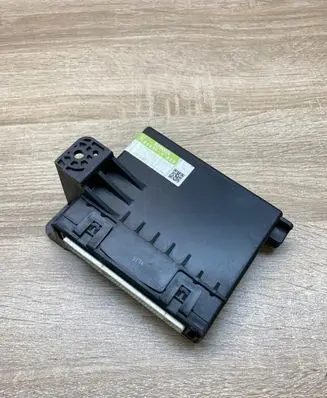 Toyota Prius (XW30) Air conditioner control unit module 8865047080 1777000204