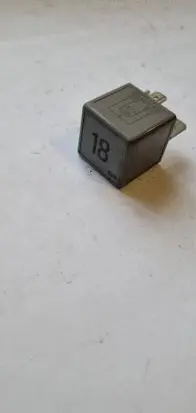 Volkswagen Golf III Other relay 191937503 V23134J52X228