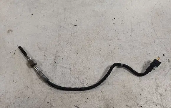 Mercedes-Benz C AMG W204 Exhaust gas temperature sensor A0009058904