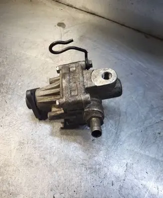 Audi A4 S4 B5 8D Power steering pump