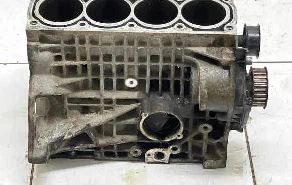 Volkswagen Golf V Engine block BUD 030103019 233368