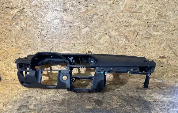 Mercedes-Benz E W212 Dashboard a2126802387 18KTH3UNH