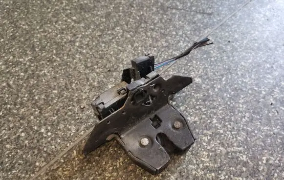Opel Astra J Tailgate/trunk/boot lock/catch/latch