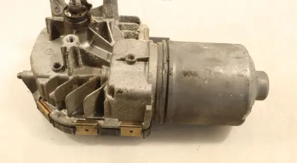 Volkswagen Jetta V Wiper motor 0390241937
