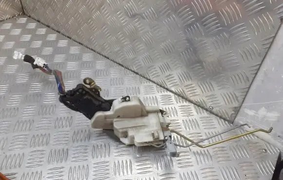 Suzuki Liana Front door lock BRAK