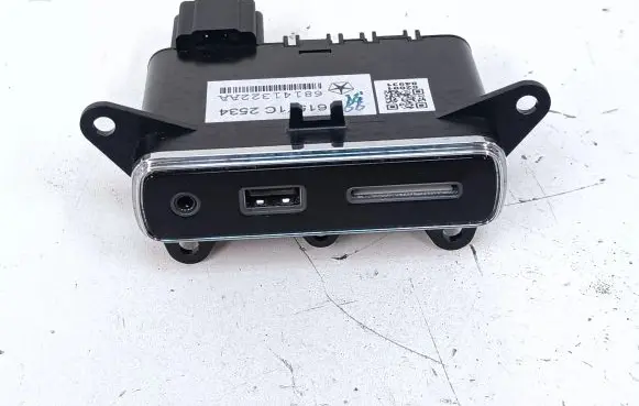 Dodge Durango III USB control unit 68141322AA