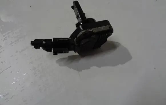 Volkswagen Golf IV Oil level sensor 1J0907668B
