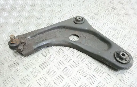 Peugeot 207 Front lower control arm/wishbone