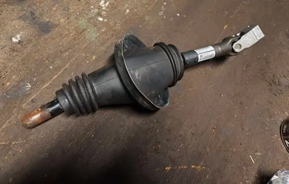 Chrysler 300 - 300C Steering column universal joint P05057365AA
