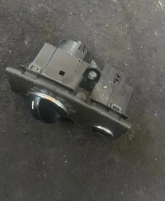 Mercedes-Benz E W211 Light switch 2115450104 04056000 7241Q04