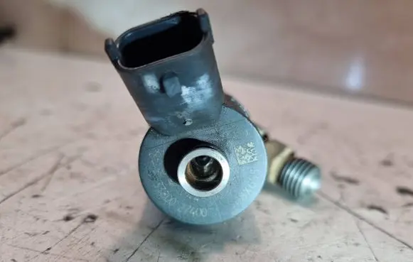 KIA Carens II Fuel injector 3380027400 0445110258