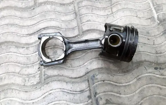 Opel Insignia A Piston with connecting rod 664