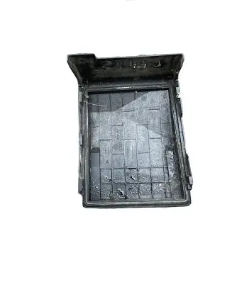 Volkswagen PASSAT B6 Fuse box cover 1K0937132F