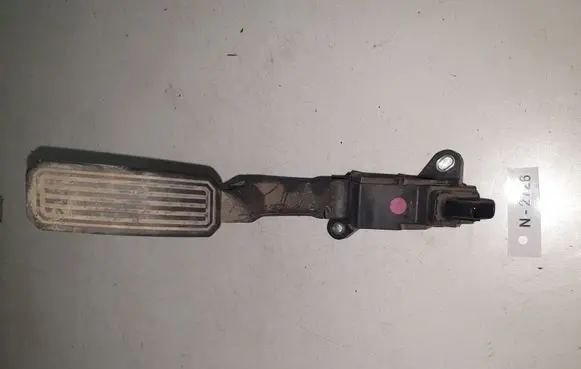 Toyota Avensis T270 Accelerator throttle pedal 7811002020