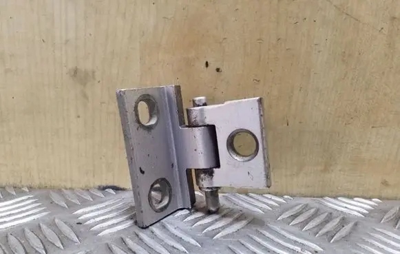 Volvo V70 Front door upper hinge