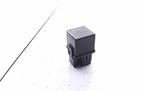 Mitsubishi Space Star Hazard warning light relay MB953381 V23134B52X240