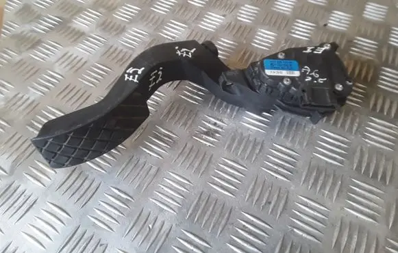 Audi A6 S6 C5 4B Accelerator throttle pedal 6PV00837602 8D1723523M