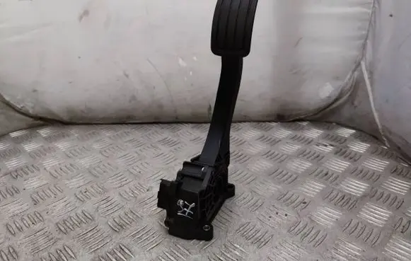 Peugeot Traveller Accelerator throttle pedal 9838028180