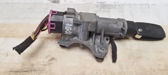 Audi A6 S6 C5 4B Ignition lock 4B0905851C 4B0905851