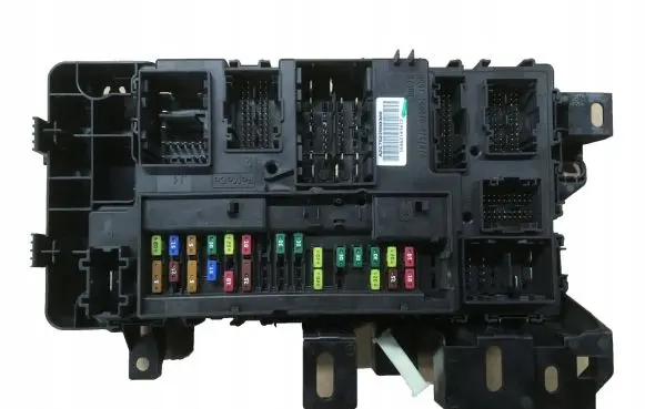 Ford Mustang VI Fuse module GR3T15604
