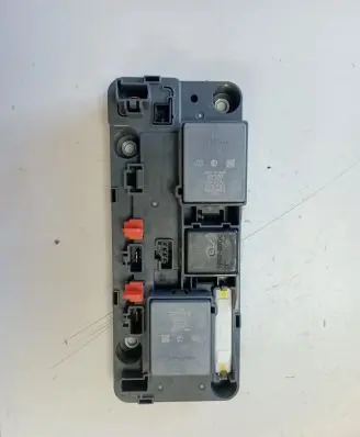 Toyota Sienna XL40 IV Fuse module 63570009 G384B48010A N210PAYN