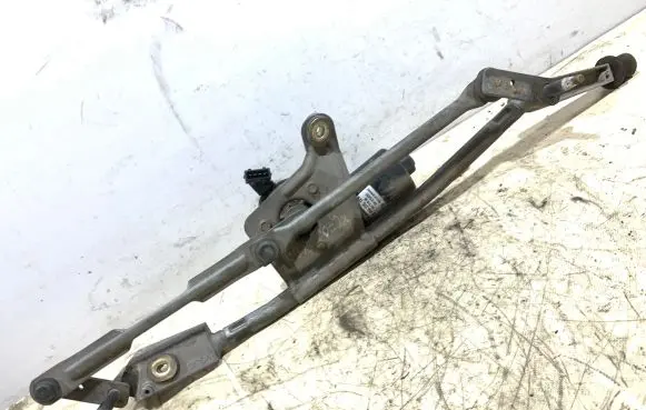 Volvo XC70 Front wiper linkage and motor 404775 16970