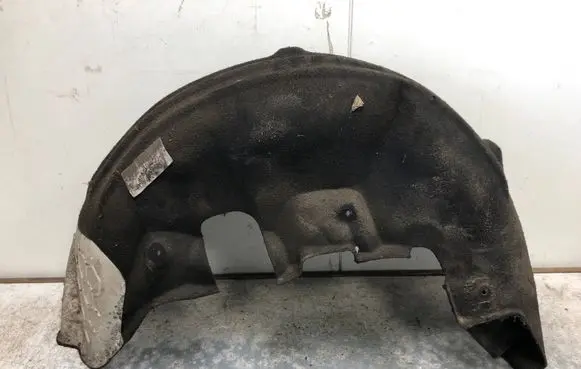 Rear arch fender liner splash guards