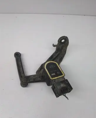 Headlight/headlamp level sensor