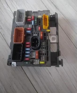Peugeot 308 BSM Control unit 9664706280
