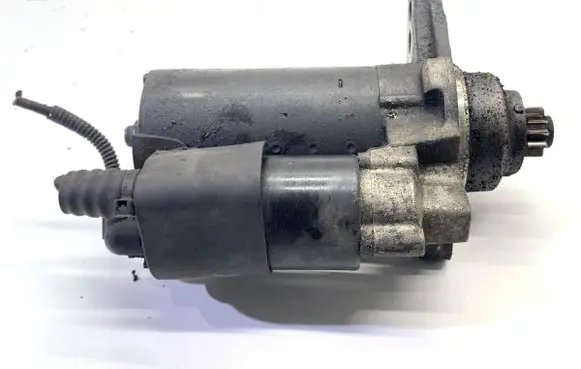 Volkswagen Golf V Starter motor 02Z911023F