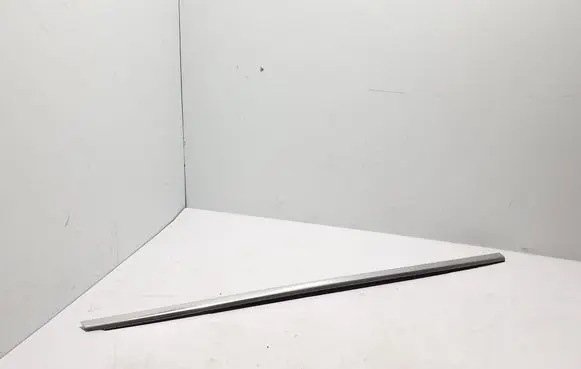 Mercedes-Benz GLS X167 Front door glass trim molding A1677201402