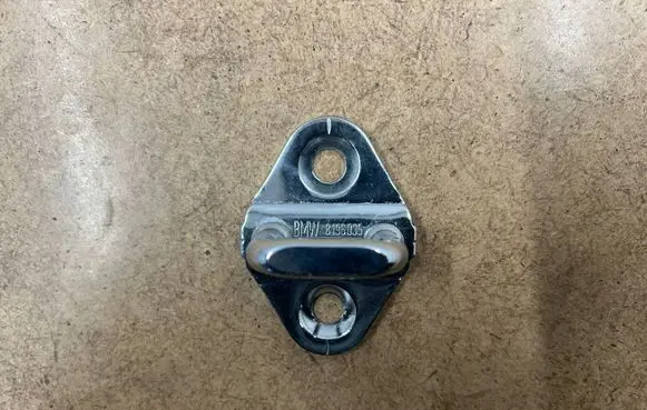 BMW 3 E46 Front door lock loop/hook striker 51218196035 8196035