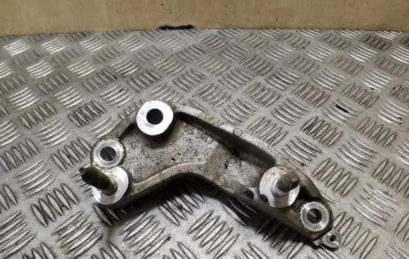 Honda CR-V Gearbox mounting bracket 55SMJ