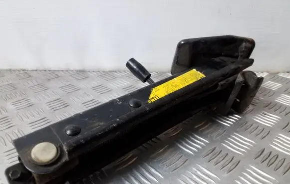 Audi A4 S4 B5 8D Lift Jack 7M0011031E