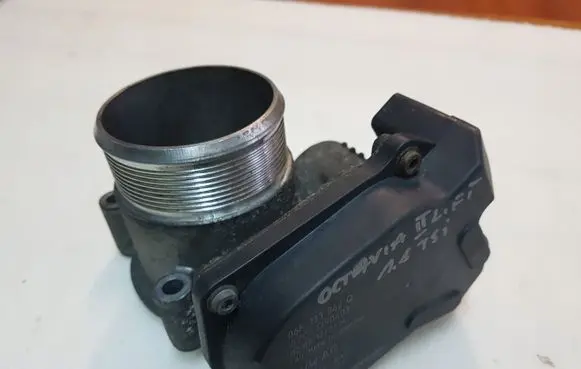 Skoda Octavia Mk2 (1Z) Throttle valve 06F133062Q