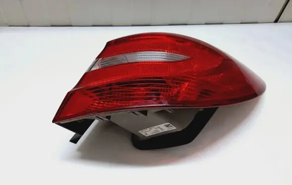 Mercedes-Benz B W246 W242 Rear/tail lights A2468200264 607002