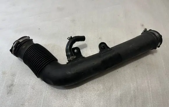 Intercooler hose/pipe