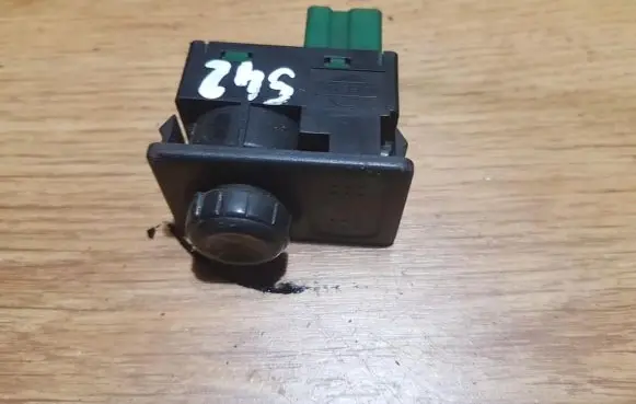 Nissan Primera Wing mirror switch