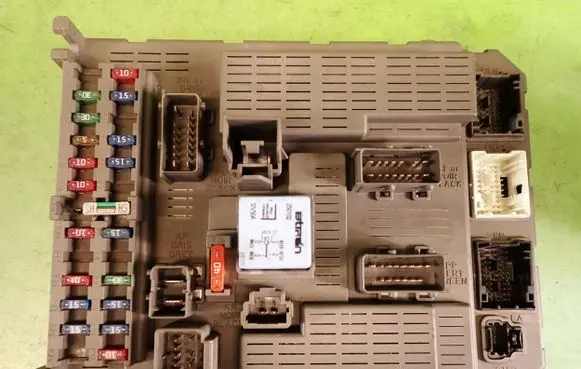 Citroen C5 Fuse module