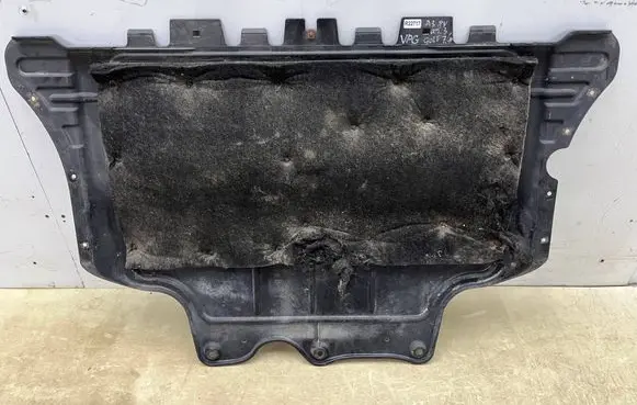 Audi A3 S3 8V Engine splash shield/under tray 5q0825236