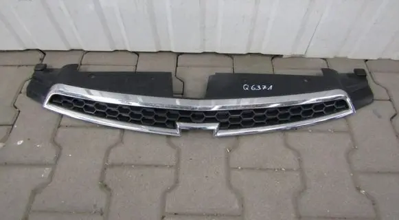 Chevrolet Cruze II Front bumper upper radiator grill 96832951