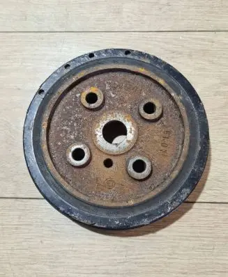 Volvo S80 Crankshaft pulley 30677464