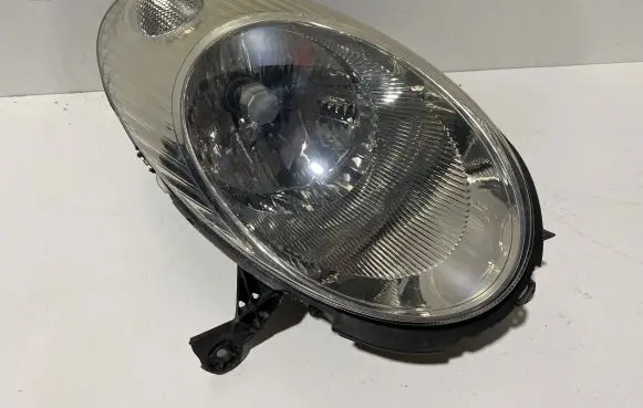 Nissan Micra Headlight/headlamp 26010BC500