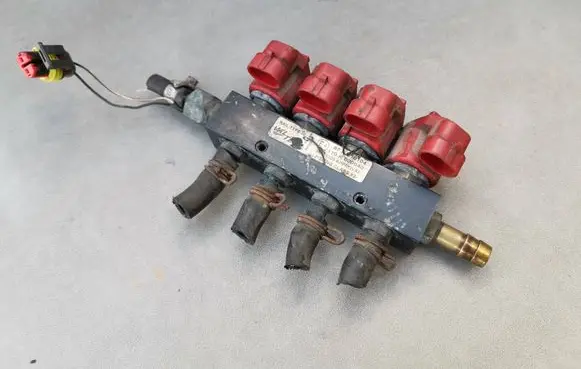 Toyota Prius+ (ZVW40) LP gas injector 67R010104 110R000040